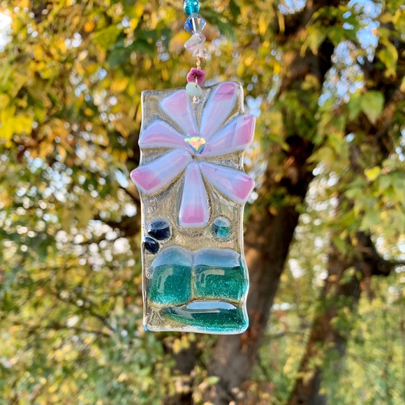 Fused Glass Pink Flower & Beads Sun Catcher - Picture 1 of 8
